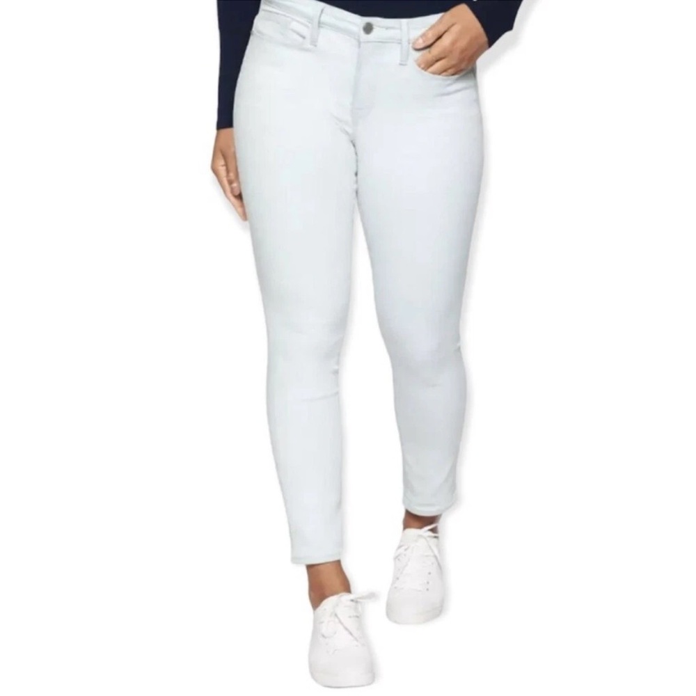 Athleta Women's Soft Blue Jeans Scupltek Skinny Ankle Light Glacier Wash size 12